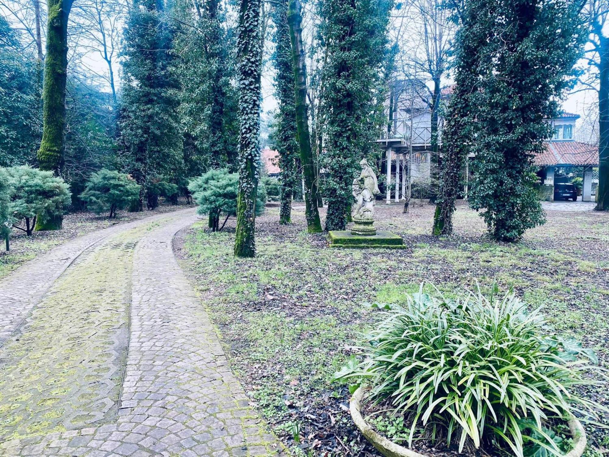 La Casa Dei Nonni Di Leini' Villa Exterior photo